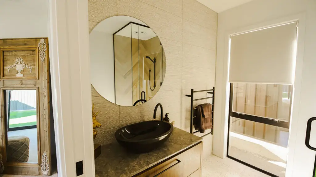 Ensuite